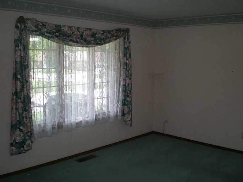 1151 Foxboro Road Springfield, OH 45503 - Photo 2 of 11 Gallery Image 2