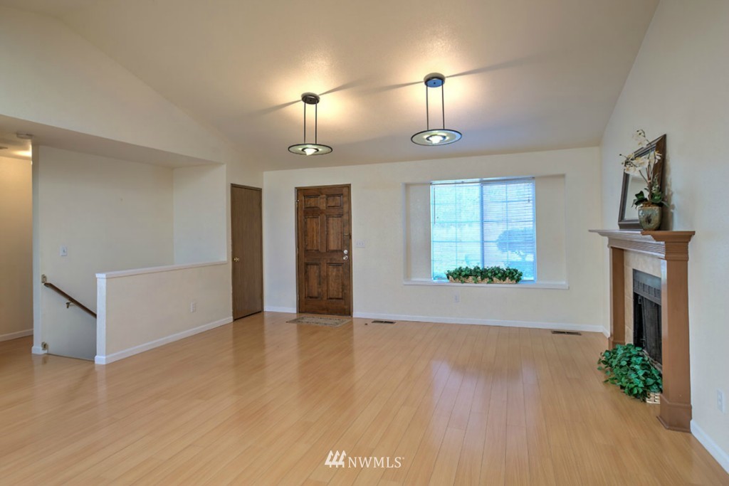 2811 Mill Avenue South Renton, WA 98055 - Photo 2 of 22