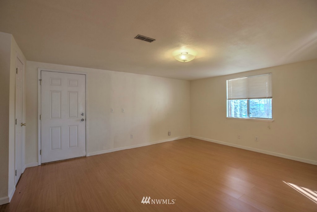 2811 Mill Avenue South Renton, WA 98055 - Photo 12 of 22