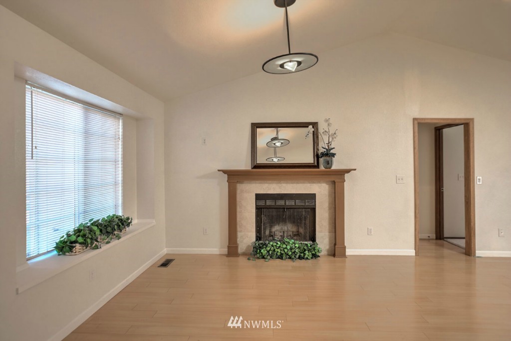 2811 Mill Avenue South Renton, WA 98055 - Photo 3 of 22