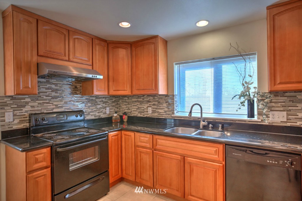 2811 Mill Avenue South Renton, WA 98055 - Photo 6 of 22