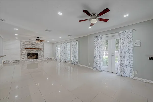 $2,850 | 8110 Bent Oak Lane, Spring, TX 77379