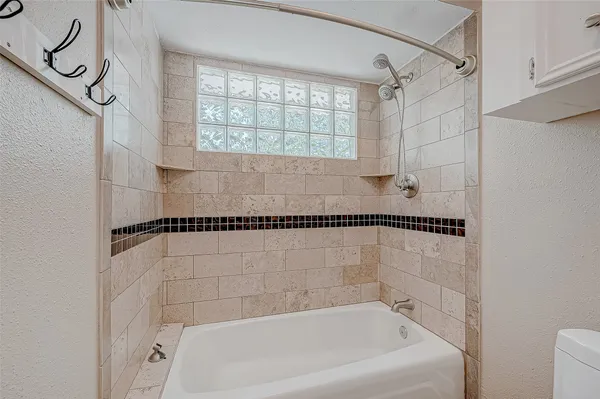 $2,850 | 8110 Bent Oak Lane, Spring, TX 77379