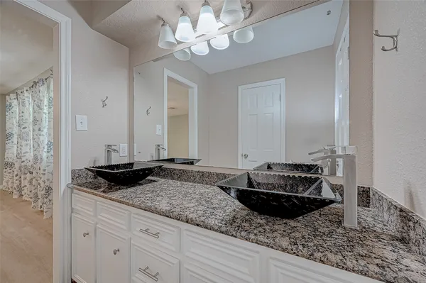 $2,850 | 8110 Bent Oak Lane, Spring, TX 77379