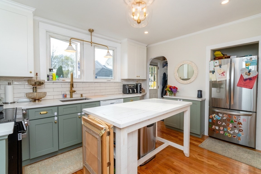 51 Stevens Road Needham, MA 02492 - Photo 11 of 34