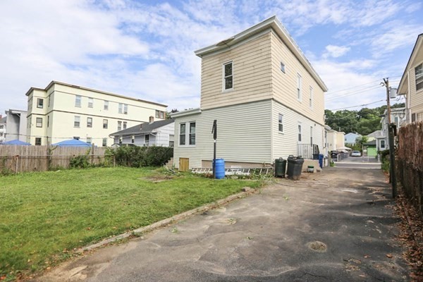 39 Inman Street Lawrence, MA 01843 - Photo 4 of 18 Gallery Image 4