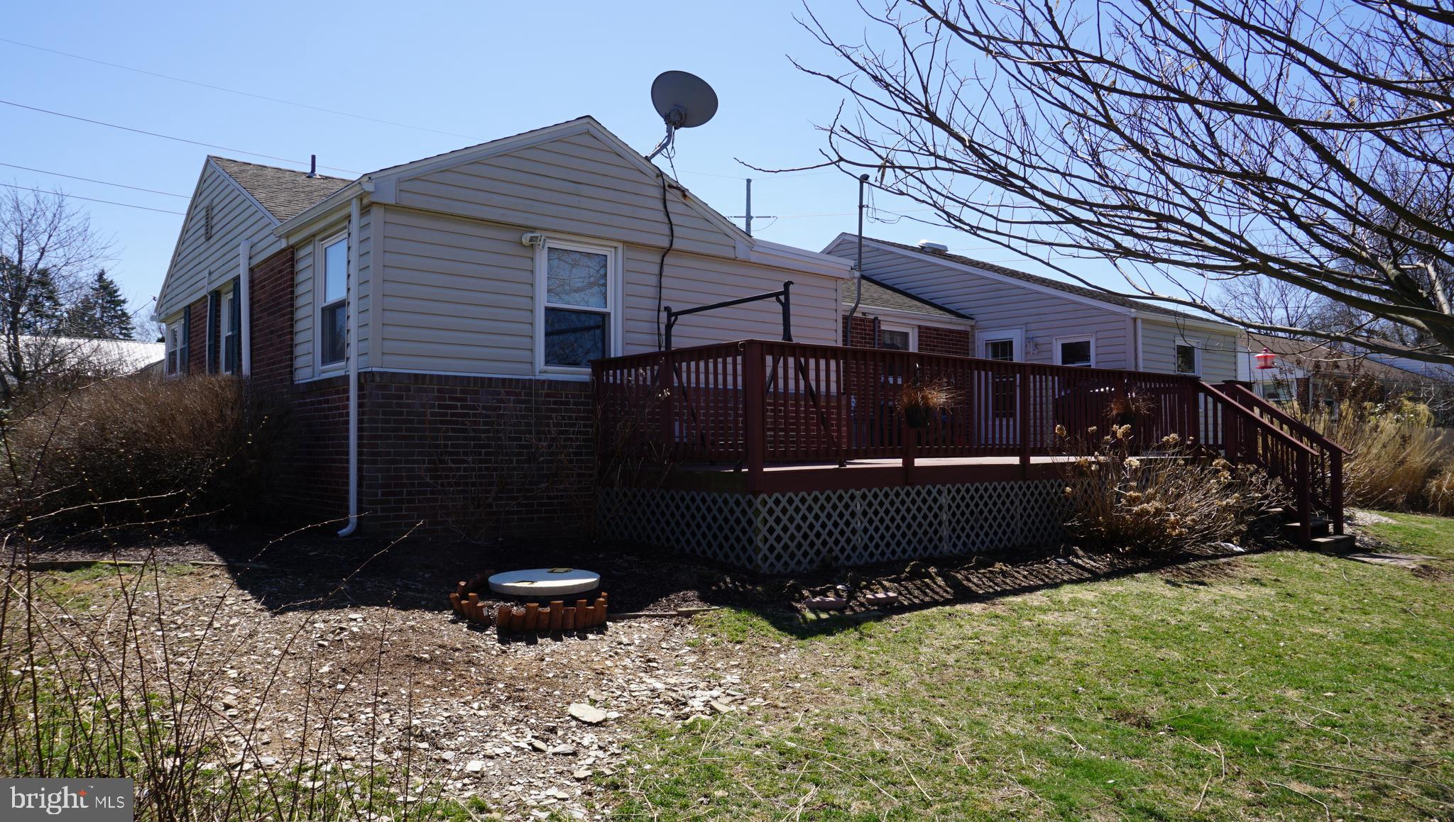 373 Edgehill Road York, PA 17403 - Photo 5 of 41