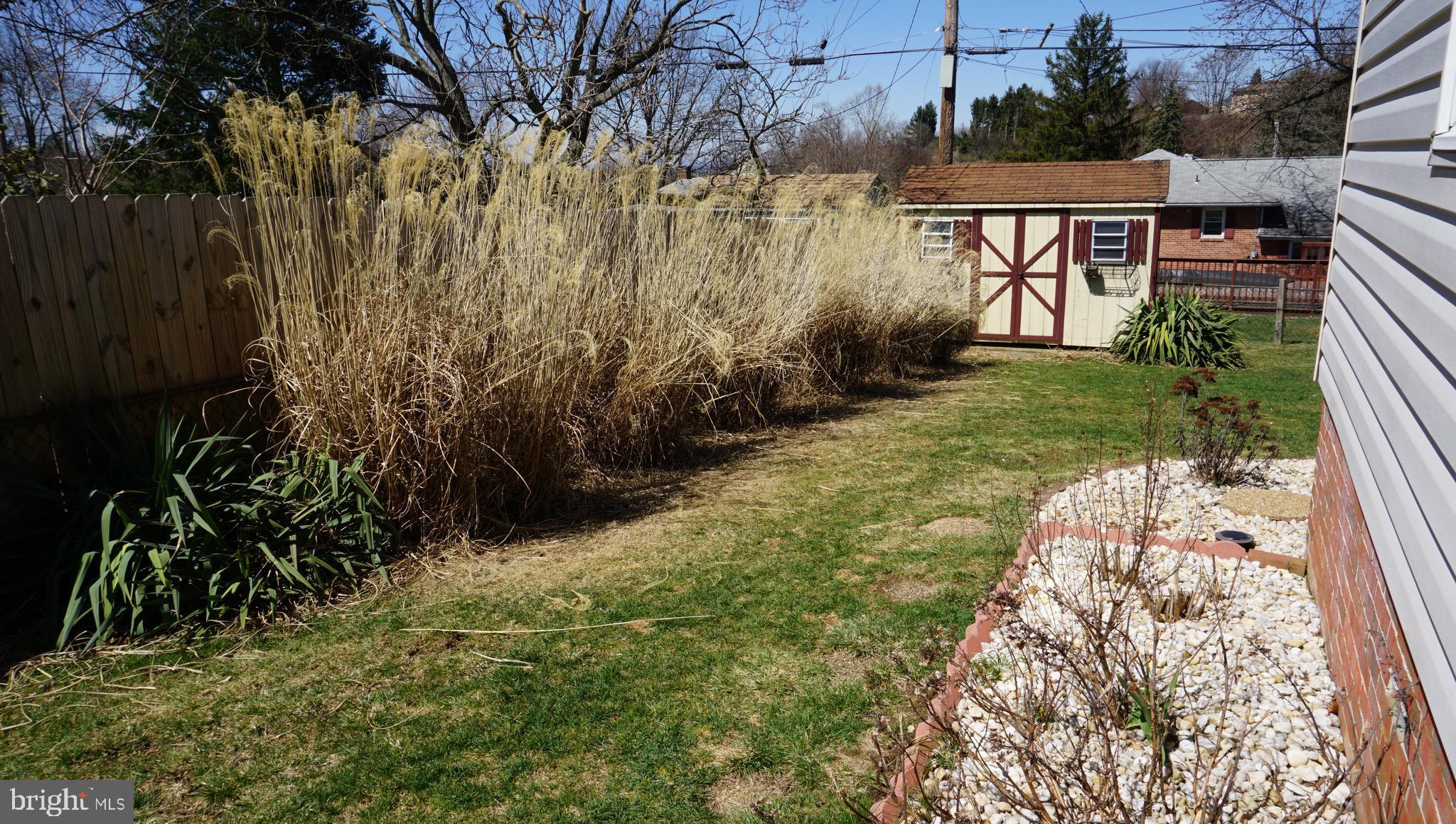 373 Edgehill Road York, PA 17403 - Photo 7 of 41