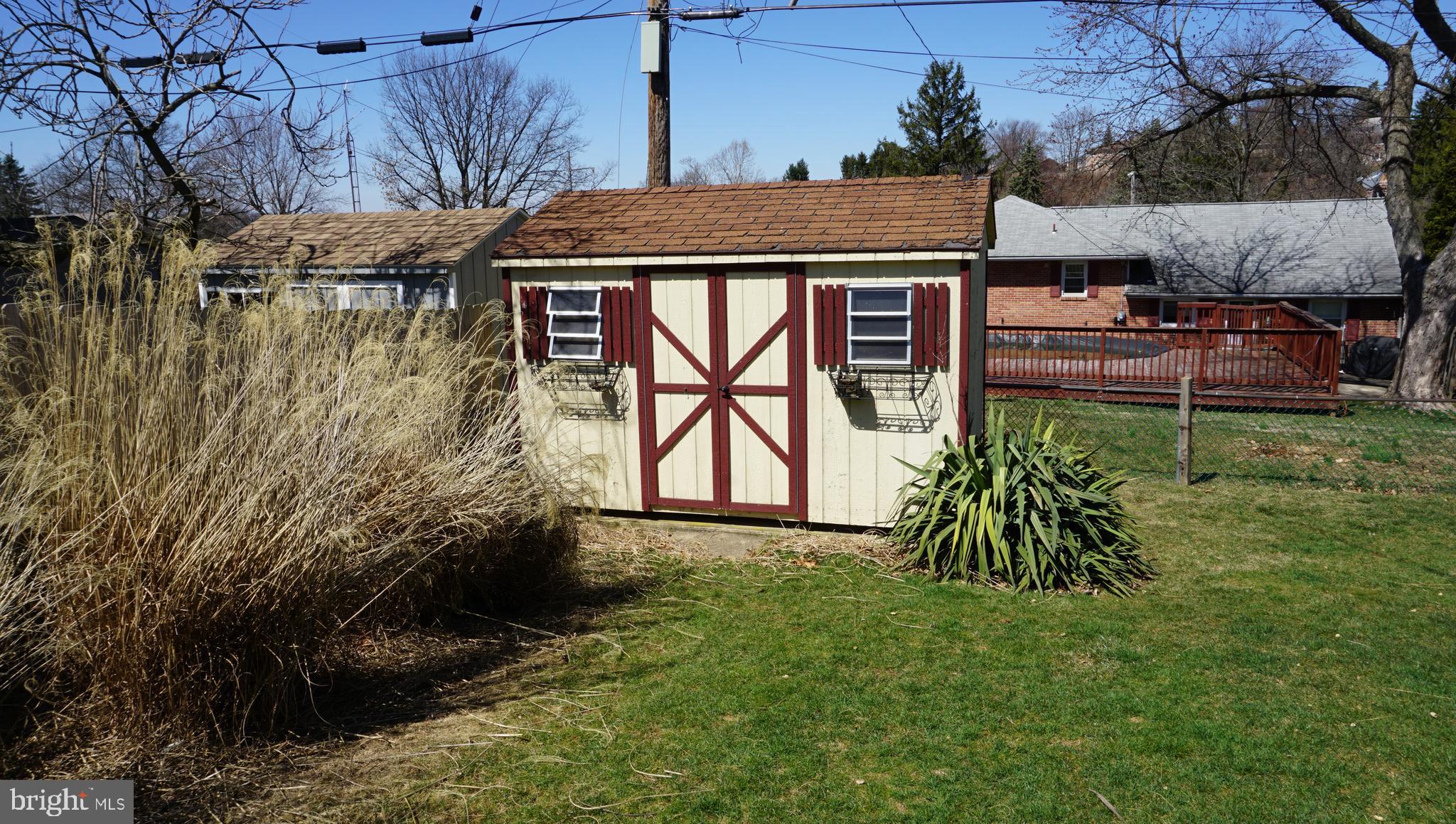 373 Edgehill Road York, PA 17403 - Photo 9 of 41