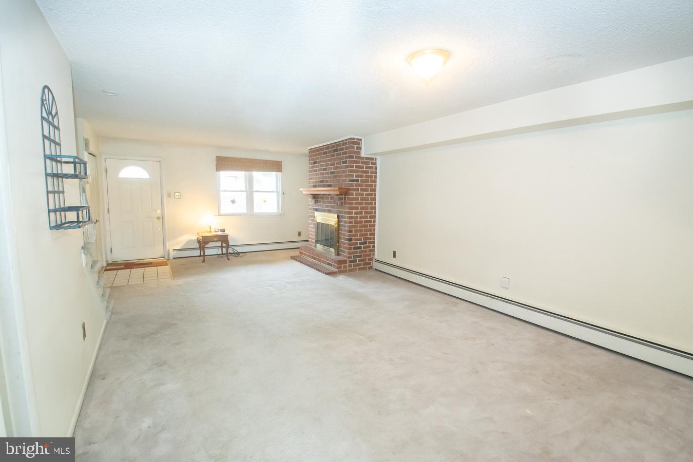 2407 Walnut Ridge Drive Pottstown, PA 19464 - Photo 4 of 18