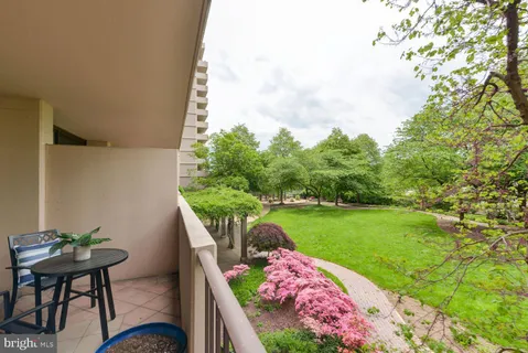 $349,900 | 4141 North Henderson Road, Unit 217, Arlington, VA 22203