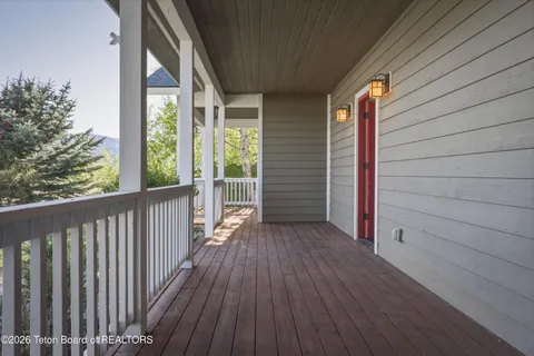 $865,000 | 216 Columbine Street, Alpine, WY 83128