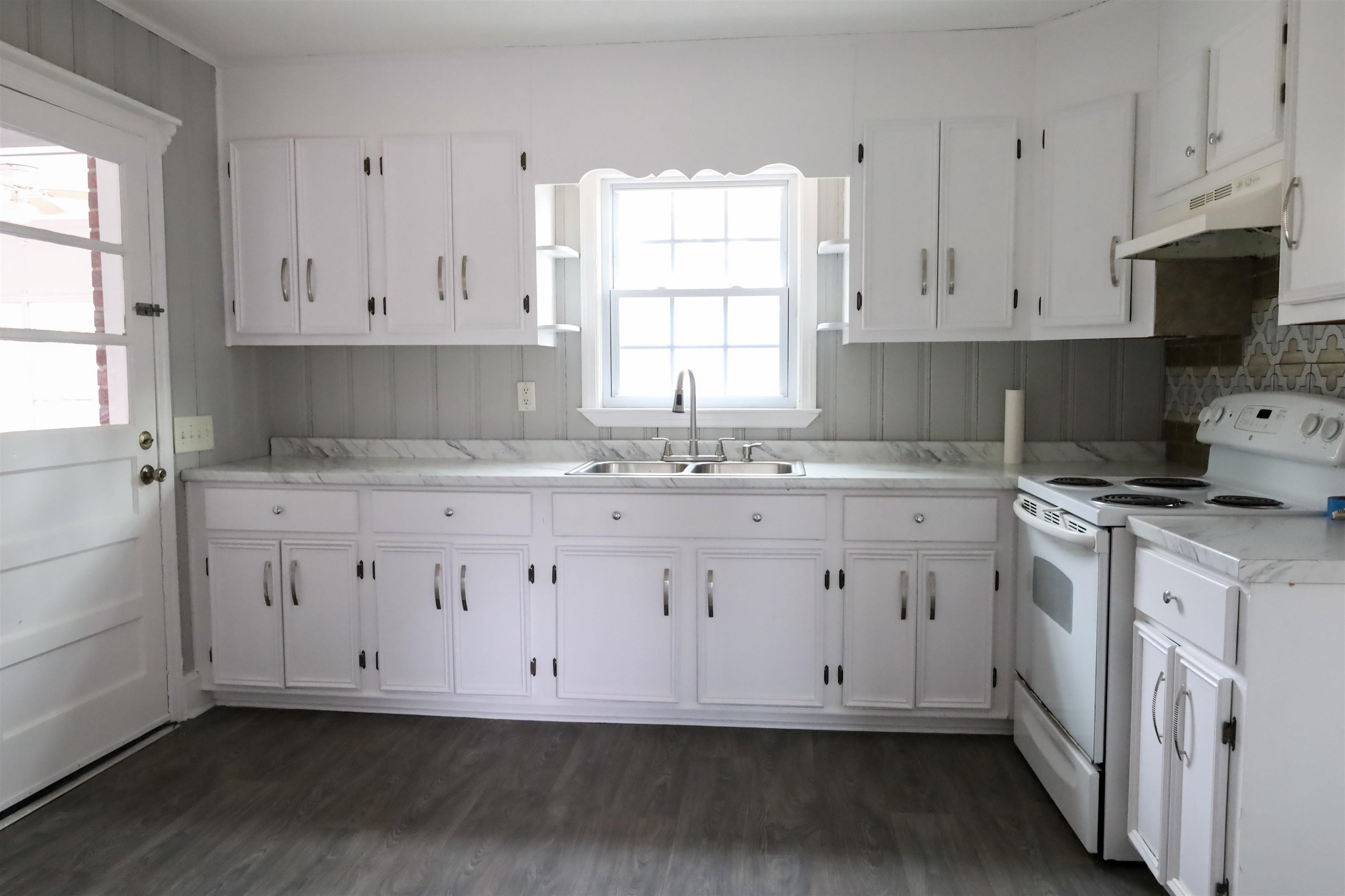 113 South Maple Avenue Andrews, SC 29510 - Photo 5 of 28