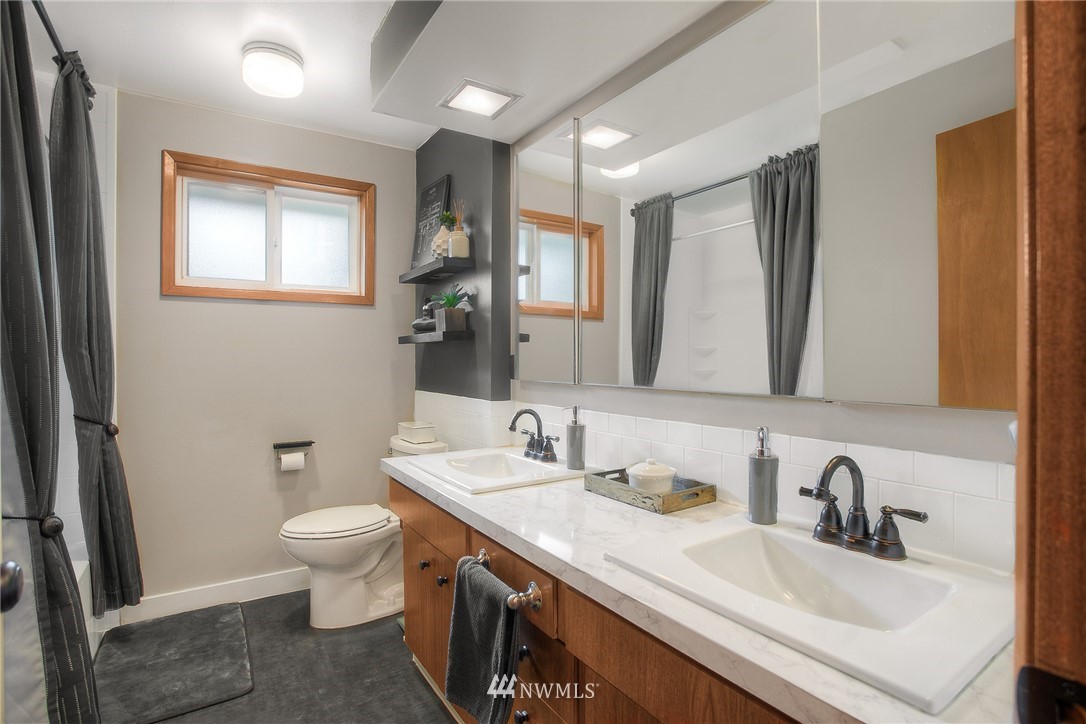 7732 192nd Place Southwest Edmonds, WA 98026 - Photo 11 of 23 Gallery Image 11