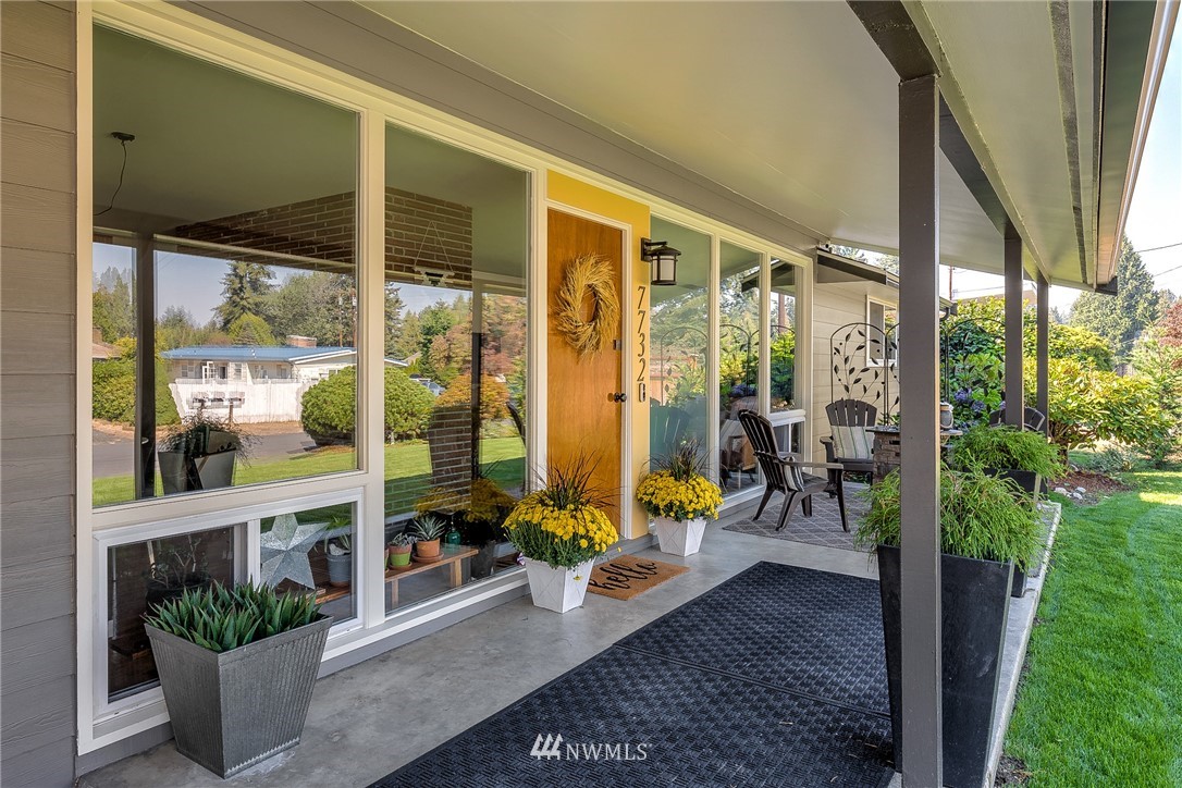 7732 192nd Place Southwest Edmonds, WA 98026 - Photo 3 of 23 Gallery Image 3