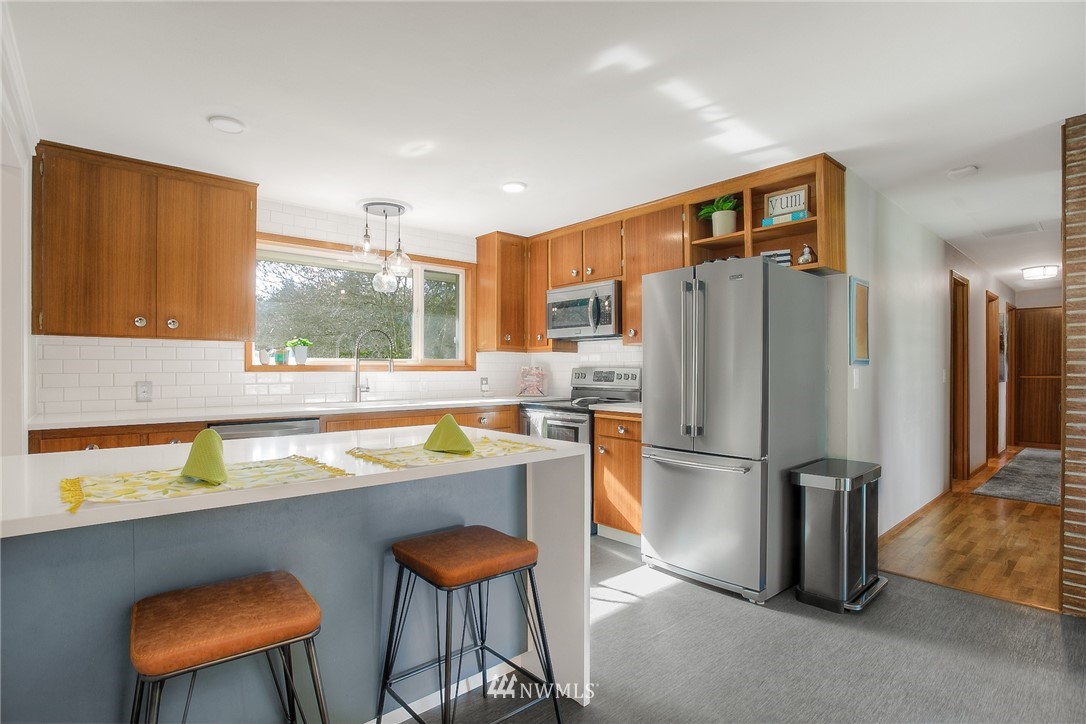 7732 192nd Place Southwest Edmonds, WA 98026 - Photo 8 of 23 Gallery Image 8