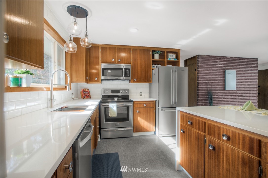 7732 192nd Place Southwest Edmonds, WA 98026 - Photo 9 of 23 Gallery Image 9