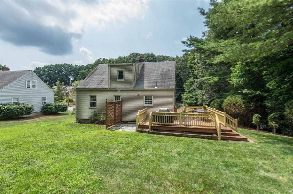 22 Hiawatha Road Woburn, MA 01801 - Photo 18 of 27 Gallery Image 18