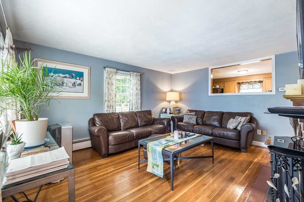 22 Hiawatha Road Woburn, MA 01801 - Photo 8 of 27 Gallery Image 8