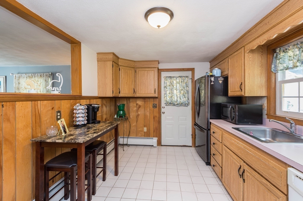 22 Hiawatha Road Woburn, MA 01801 - Photo 9 of 27 Gallery Image 9