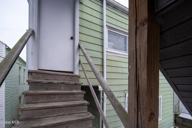 $274,900 | 1529 7th Avenue, Watervliet, NY 12189