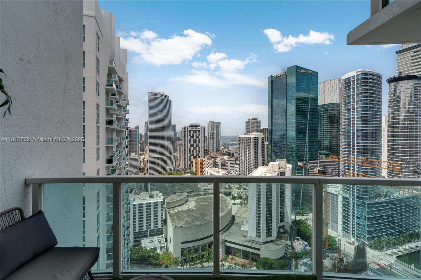 41 Southeast 5th Street, Unit 2107 Miami, FL 33131 - Photo 11 of 33