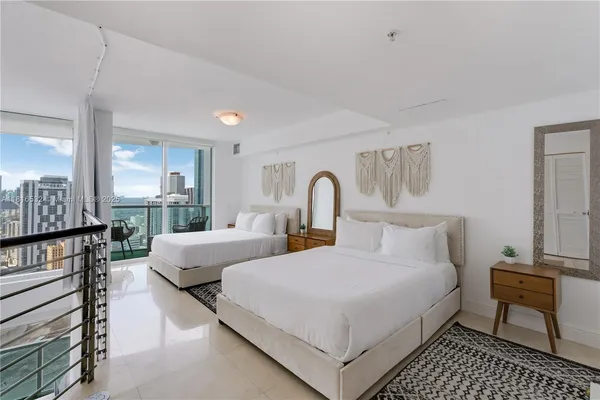 $4,750 | 41 Southeast 5th Street, Unit 2107, Miami, FL 33131