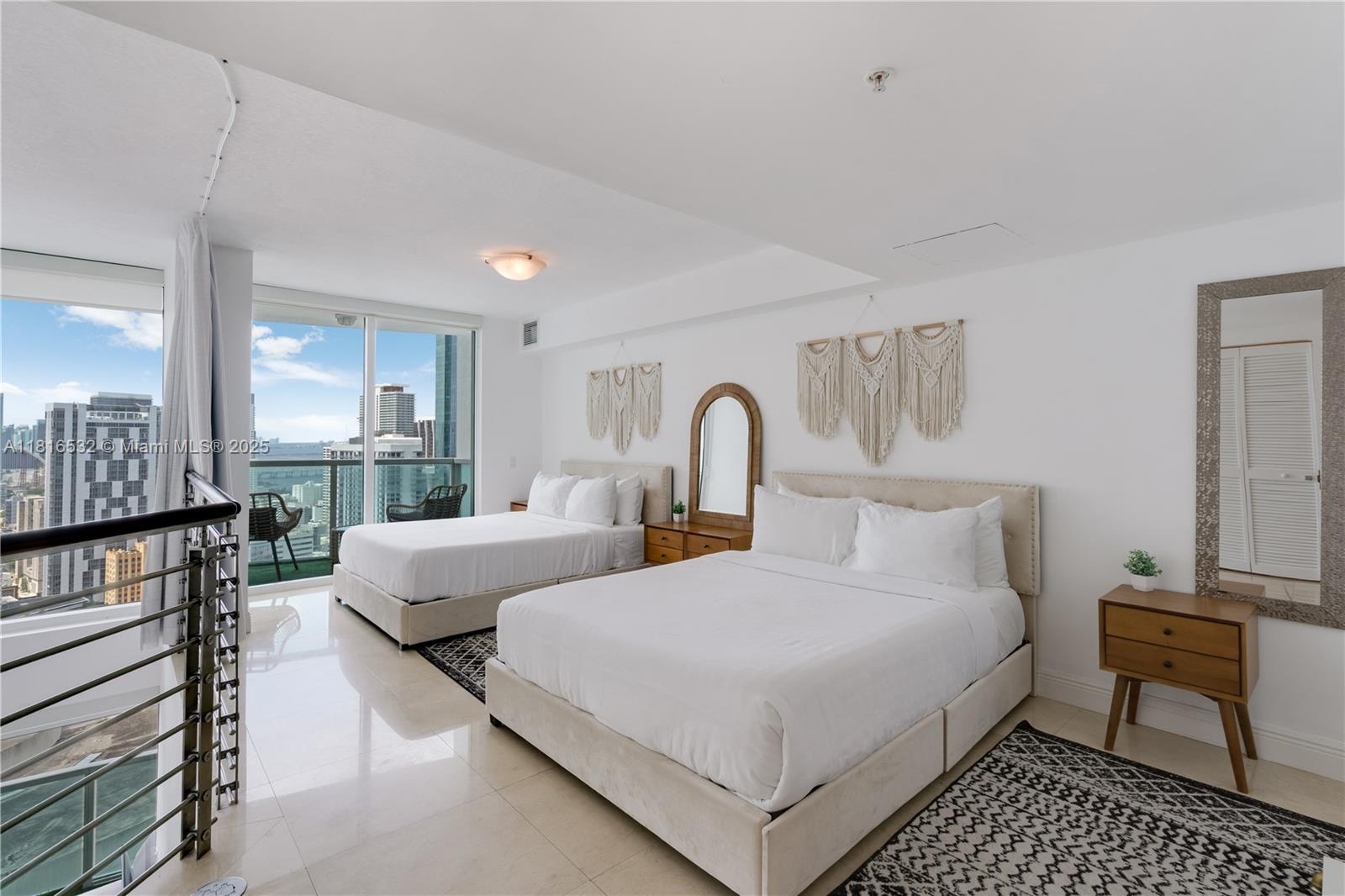 41 Southeast 5th Street, Unit 2107 Miami, FL 33131 - Photo 14 of 33