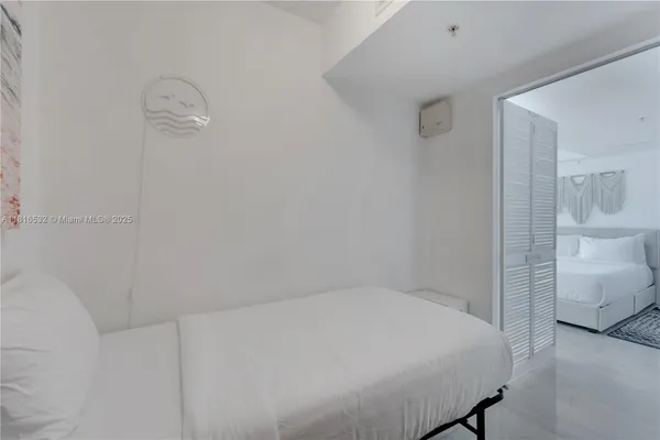 $4,750 | 41 Southeast 5th Street, Unit 2107, Miami, FL 33131