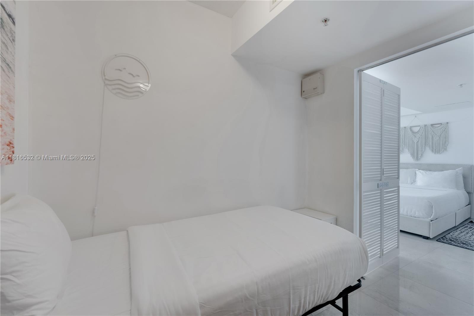 41 Southeast 5th Street, Unit 2107 Miami, FL 33131 - Photo 17 of 33