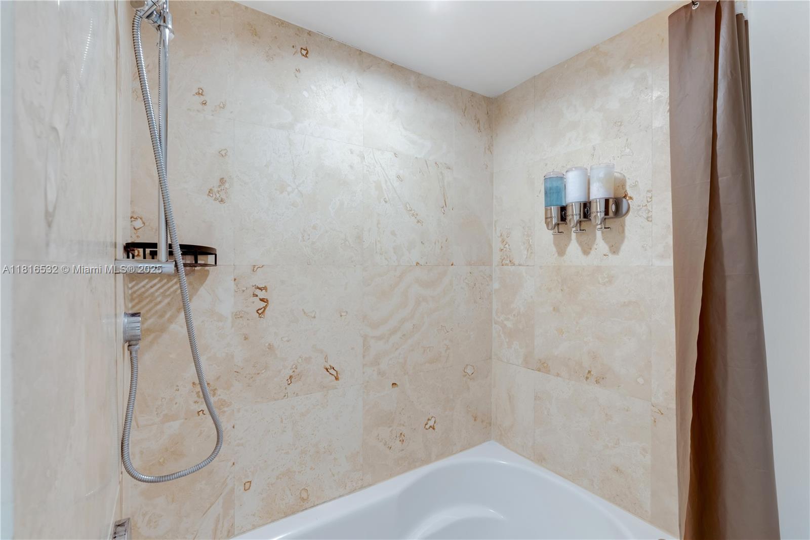 41 Southeast 5th Street, Unit 2107 Miami, FL 33131 - Photo 20 of 33