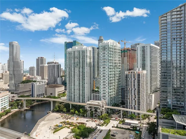 $4,750 | 41 Southeast 5th Street, Unit 2107, Miami, FL 33131