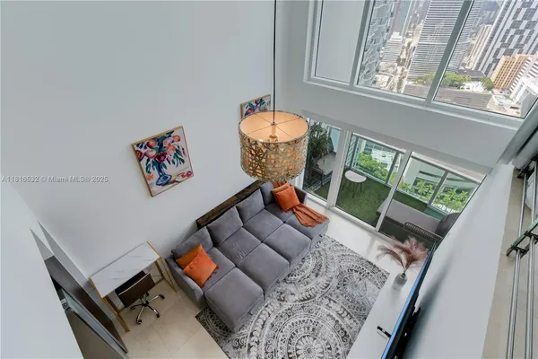 $4,750 | 41 Southeast 5th Street, Unit 2107, Miami, FL 33131