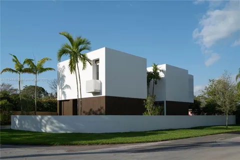 $2,150,000 | 6800 Southwest 83rd Place, Miami, FL 33143