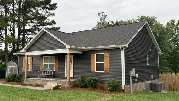 $359,900 | 121 Oakhill Drive, Portland, TN 37148