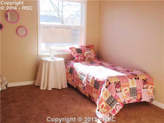 409 East Cheyenne Road Colorado Springs, CO 80905 - Photo 9 of 13 Lots Of Light!