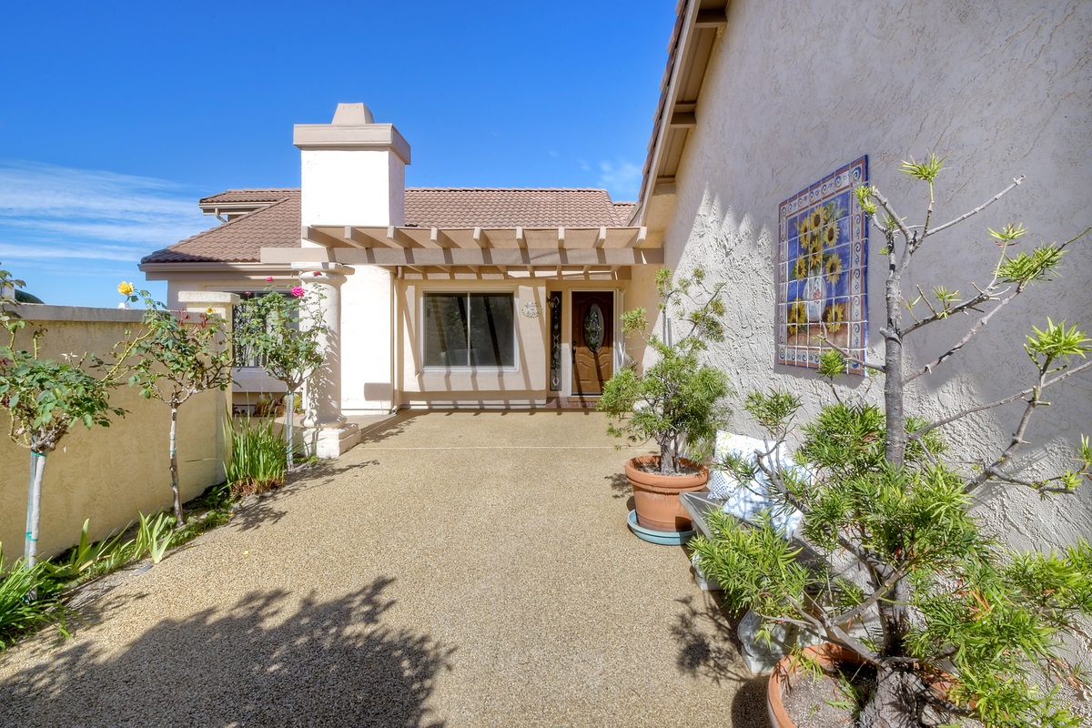 1754 Gascony Road Encinitas, CA 92024 - Photo 3 of 22