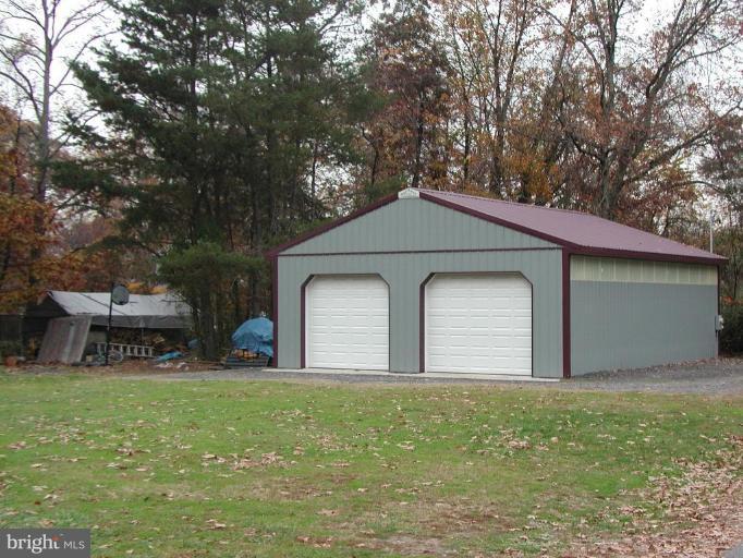 702 Robey Lane Odenton, MD 21113 - Photo 7 of 18 Garage 1