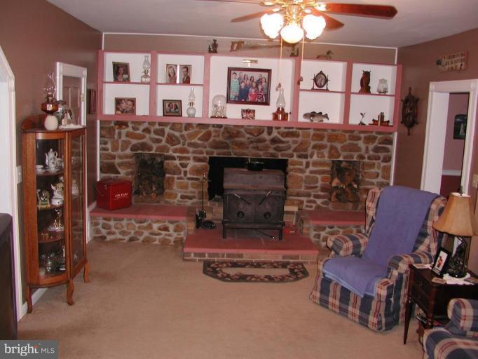 702 Robey Lane Odenton, MD 21113 - Photo 9 of 18 Family Room