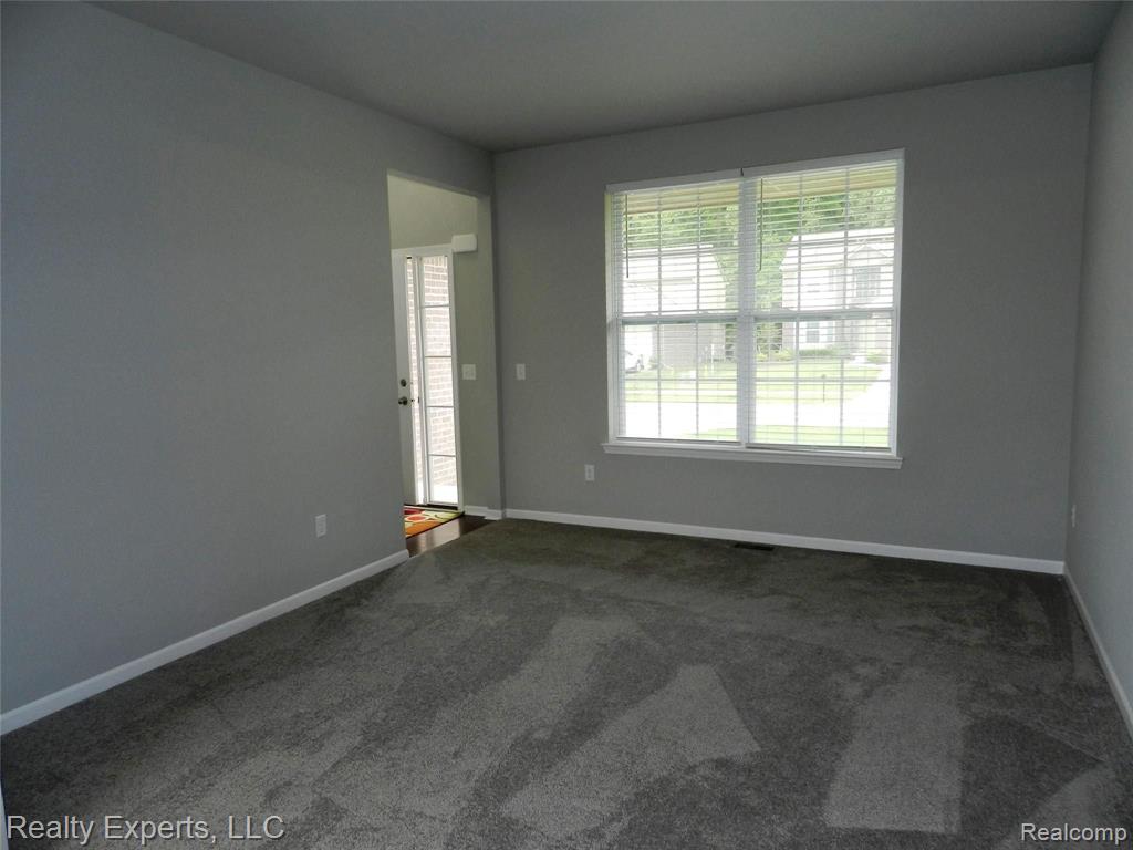 13428 Stamford Road Belleville, MI 48111 - Photo 5 of 27
