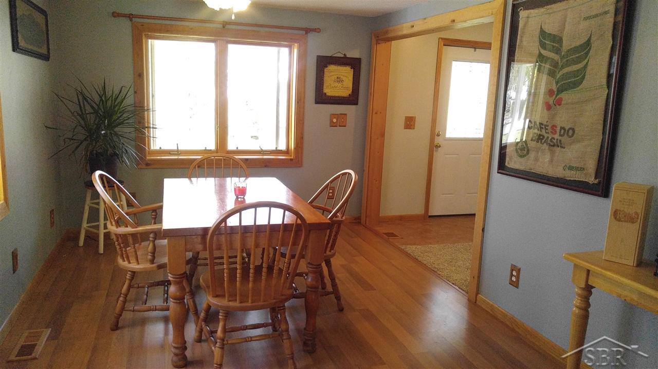 615 Adams Road Saginaw, MI 48609 - Photo 15 of 41 31288527-14.JPG
