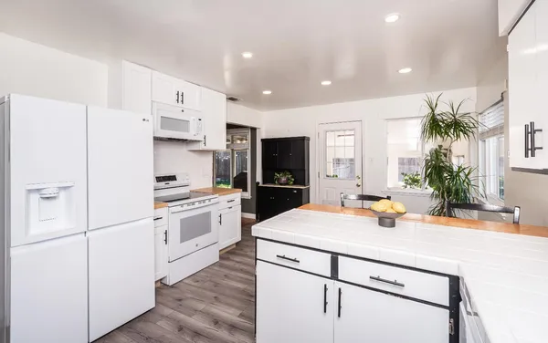 $444,900 | 6224 Templeton Drive, Carmichael, CA 95608