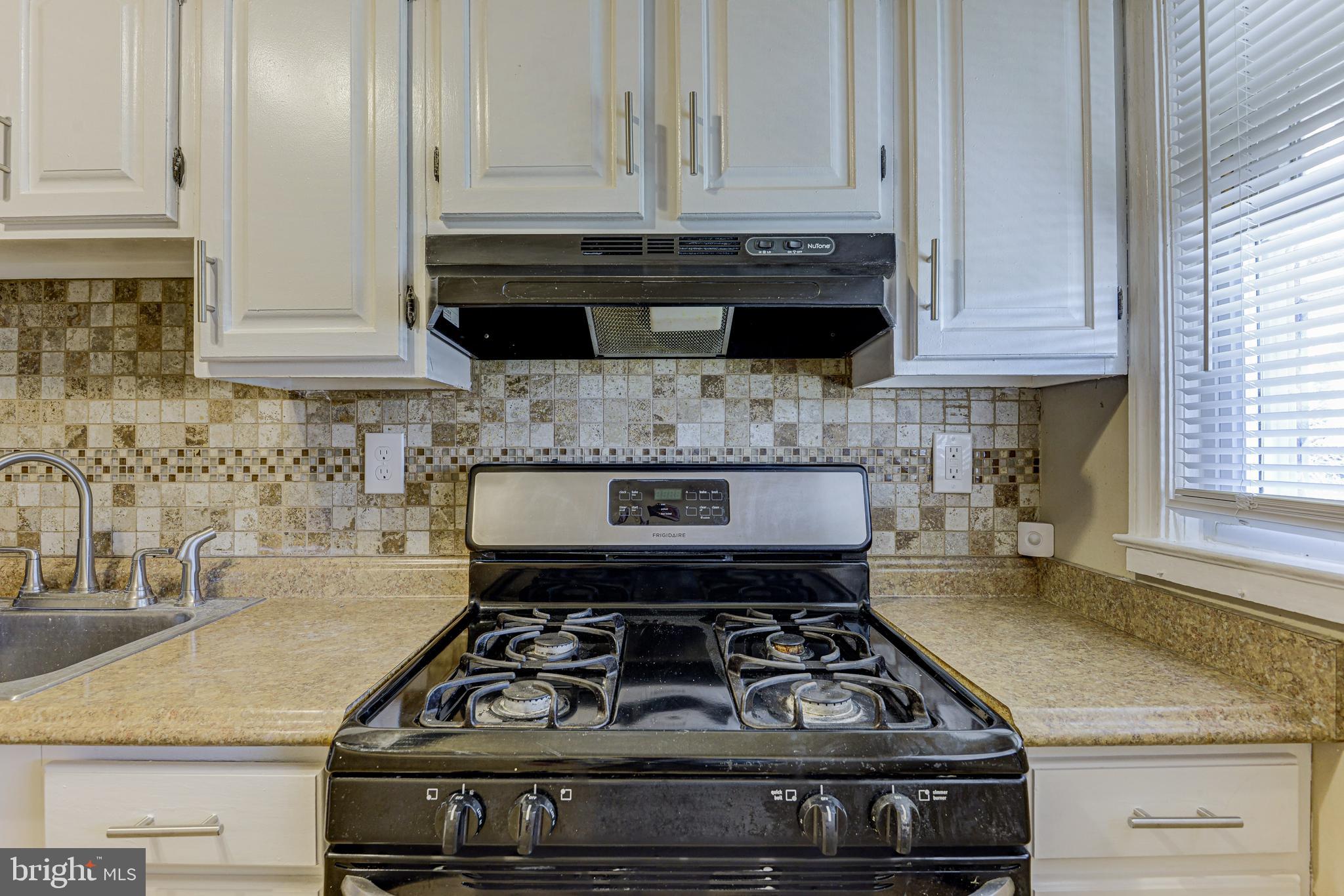 1309 Silverthorne Road Baltimore, MD 21239 - Photo 14 of 27