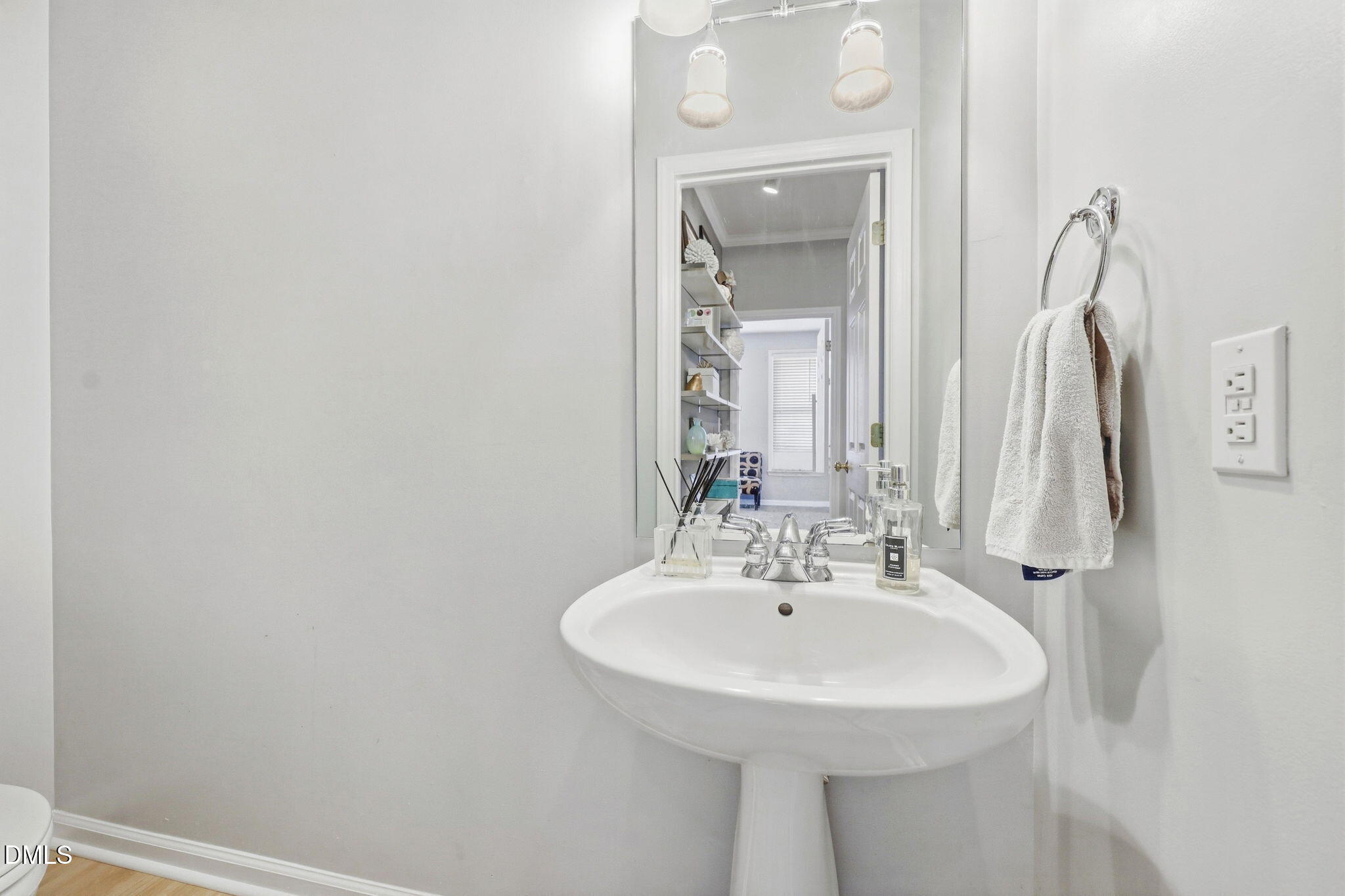 710 North Person Street, Unit 306 Raleigh, NC 27604 - Photo 10 of 41 19-web-or-mls-IMG_9041_edit