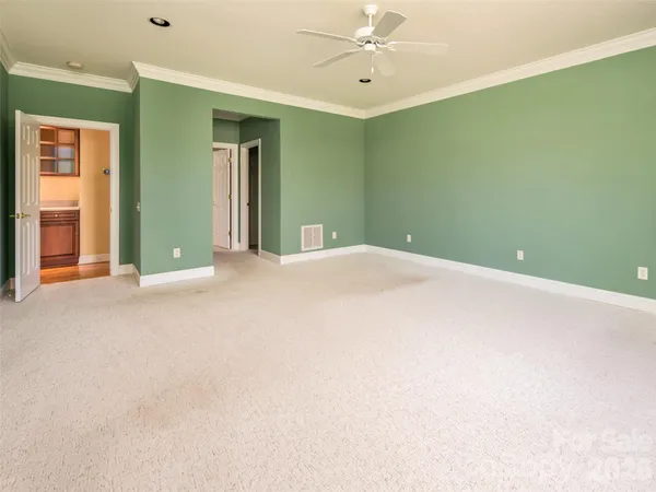 $599,000 | 124 Towne Pl Drive, Hendersonville, NC 28792