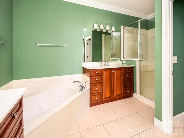 $599,000 | 124 Towne Pl Drive, Hendersonville, NC 28792