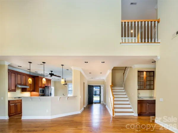 $599,000 | 124 Towne Pl Drive, Hendersonville, NC 28792
