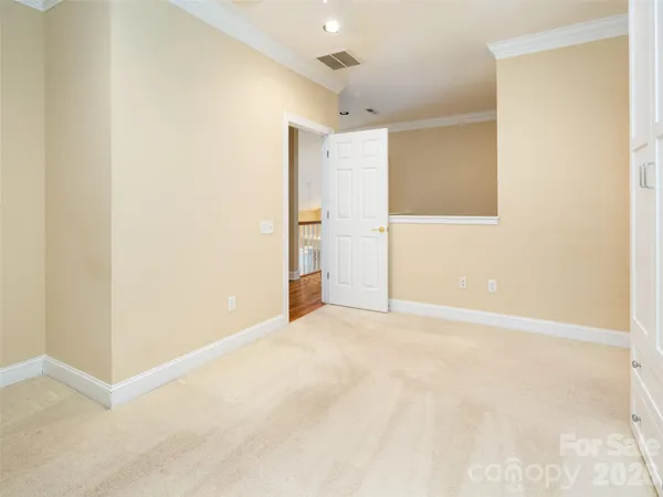 $599,000 | 124 Towne Pl Drive, Hendersonville, NC 28792