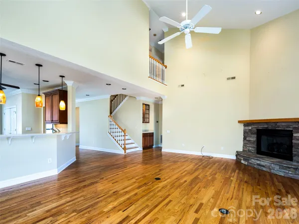 $599,000 | 124 Towne Pl Drive, Hendersonville, NC 28792
