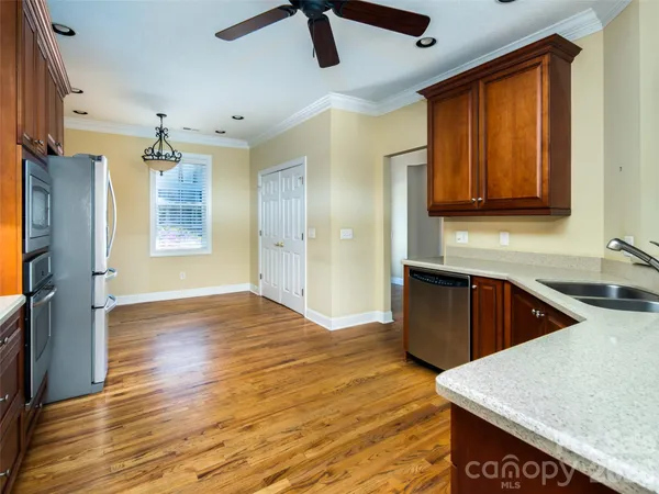 $599,000 | 124 Towne Pl Drive, Hendersonville, NC 28792